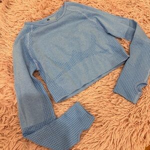 Blue long sleeve compression cropped tee